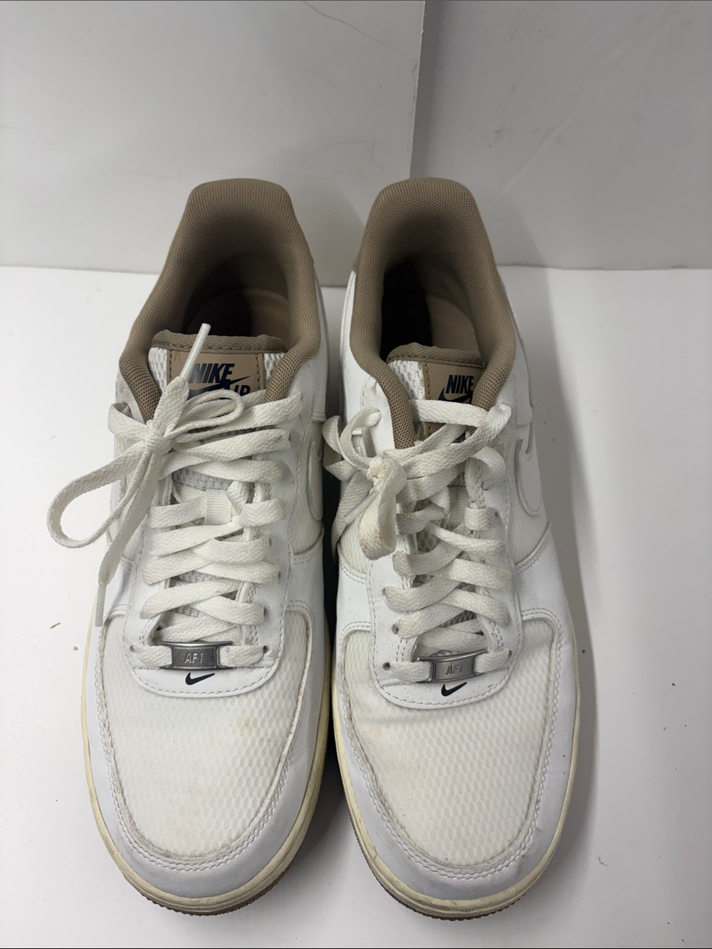 Used Nike Men’s White and Tan Low-Top Sneakers Size 9.5